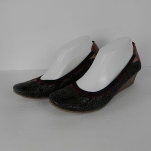 Citygate Perforated Medallion Wedges